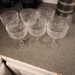 12 Crystal Champagne Class