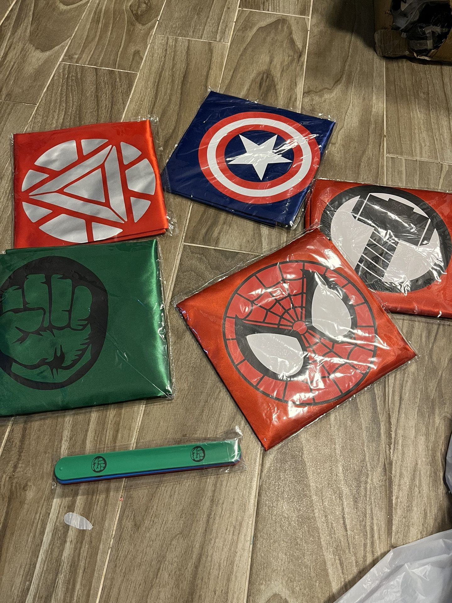 5 Super Hero Cakes Masks And Wrist Bands