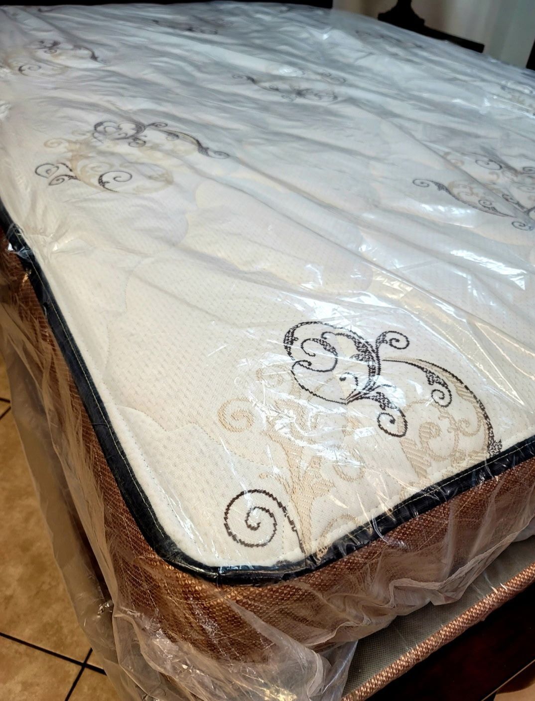 Queen set $199 >> set ** Mattress And Box Spring