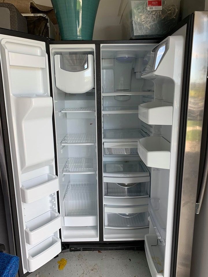 GE Side by Side Refrigerator