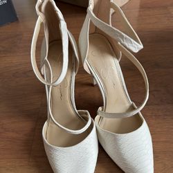 Jessica Simpson Size 7 In White