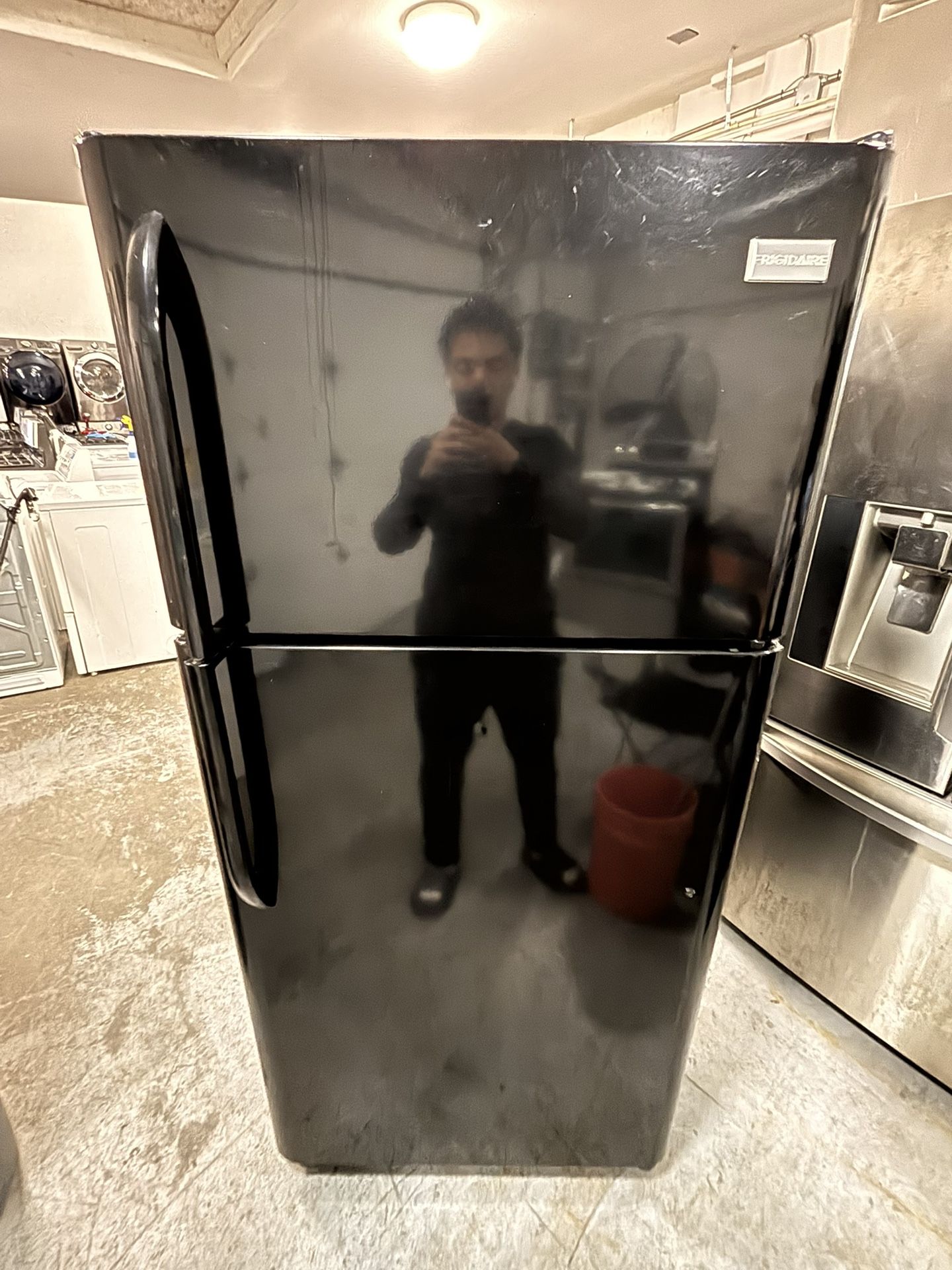 30” Black Frigidaire Top&Bottom Refrigerator In Excellent Condition!