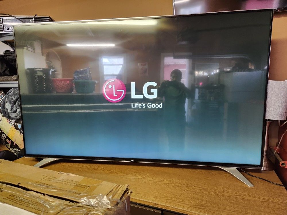 Tv LG 79", UF7700, 4k, Smart, 240 Hz, Webos, Excellent