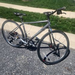 Gary Fisher Hybrid Bike with 29inch Wheels / disc Brakes