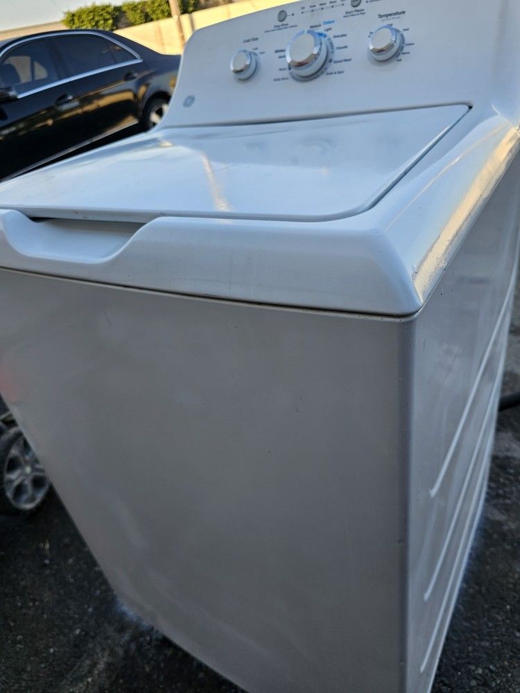 General Electric Washer Working Perfectly Fine Very Clean Super Capacity I Can Deliver To You 90 Days Warranty