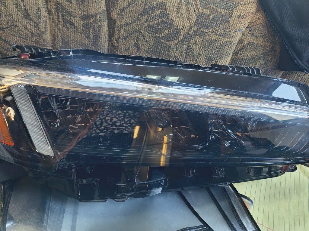 Honda  Civic Type R,Drive  Side, Headlight