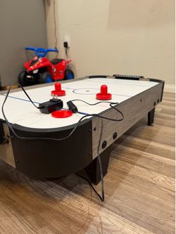 Kids hockey table