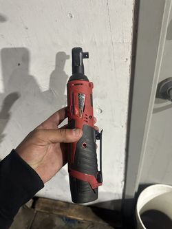 🔥 Milwaukee M12 3/8” Cordless Ratchet – 2457-20 US$80