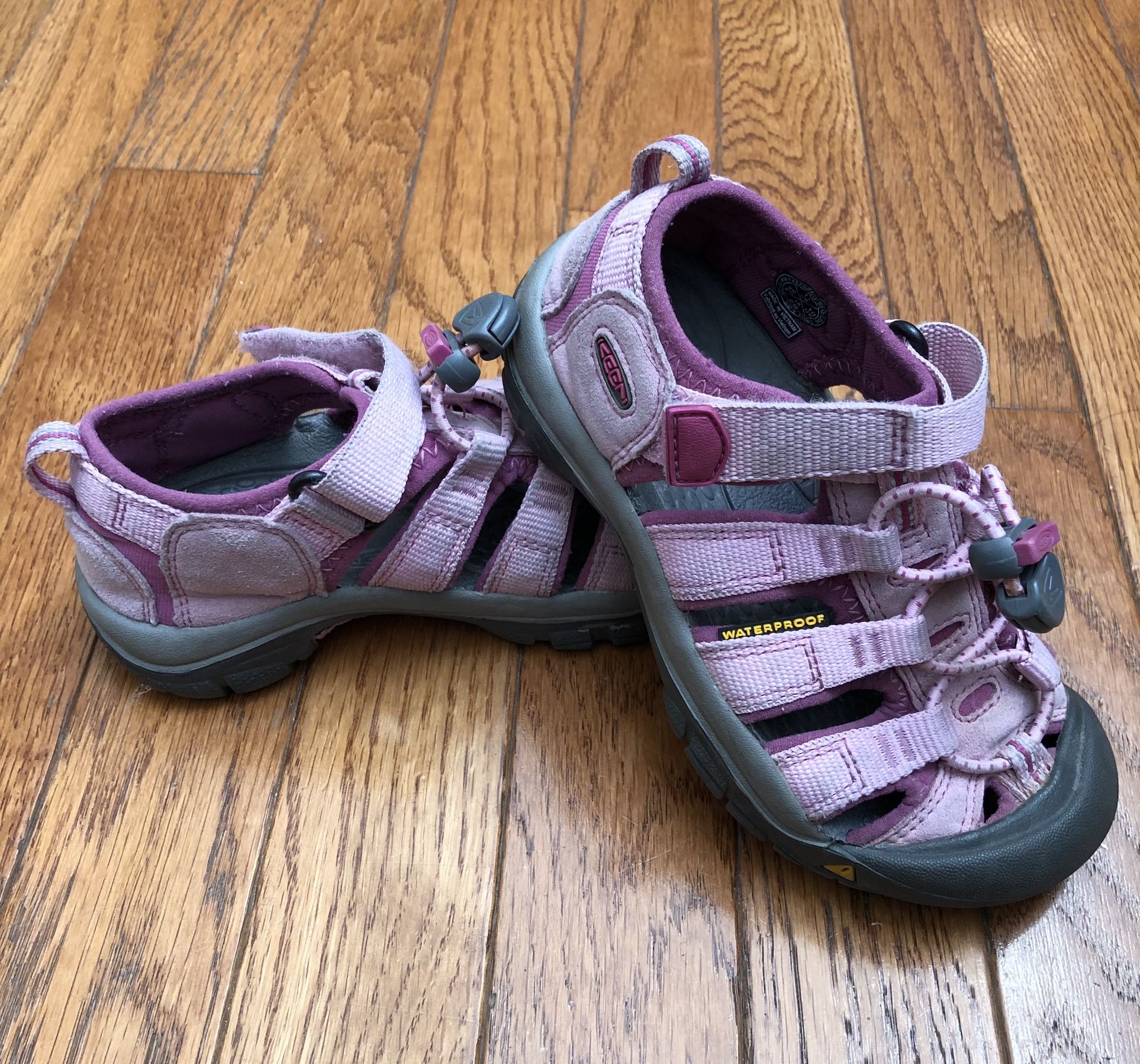 Pink KEEN Sandals - Child size 11