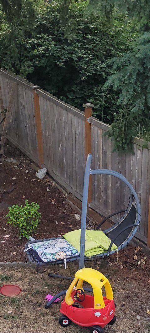 Curved Steel Chaise Lounge Chair Swing