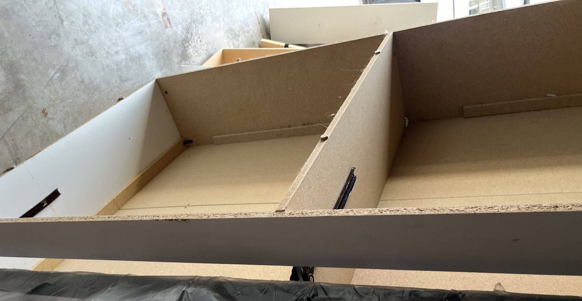 Twin Bed With 2 Drawers