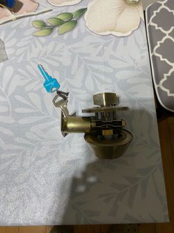 Door lock with two keys