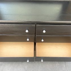 Dresser With Mirror Perfect Condition 