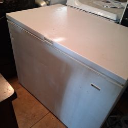 White Westinghouse Deep Freezer Length 43" Height 33"