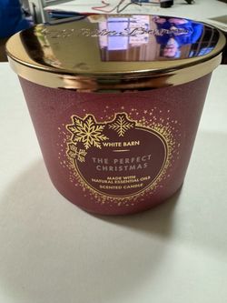 CA. BATH & BODY WORKS. 3 WICK WHITE BARN PERFECT CHRISTMAS CANDLE