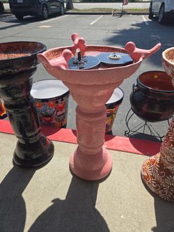 Fuente pajarera ($135)tel (contact info removed)