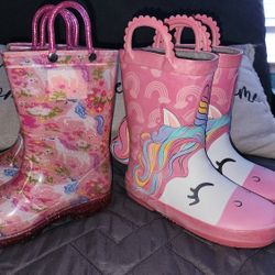 Rain Boots Kids 9/10 Both For 20$