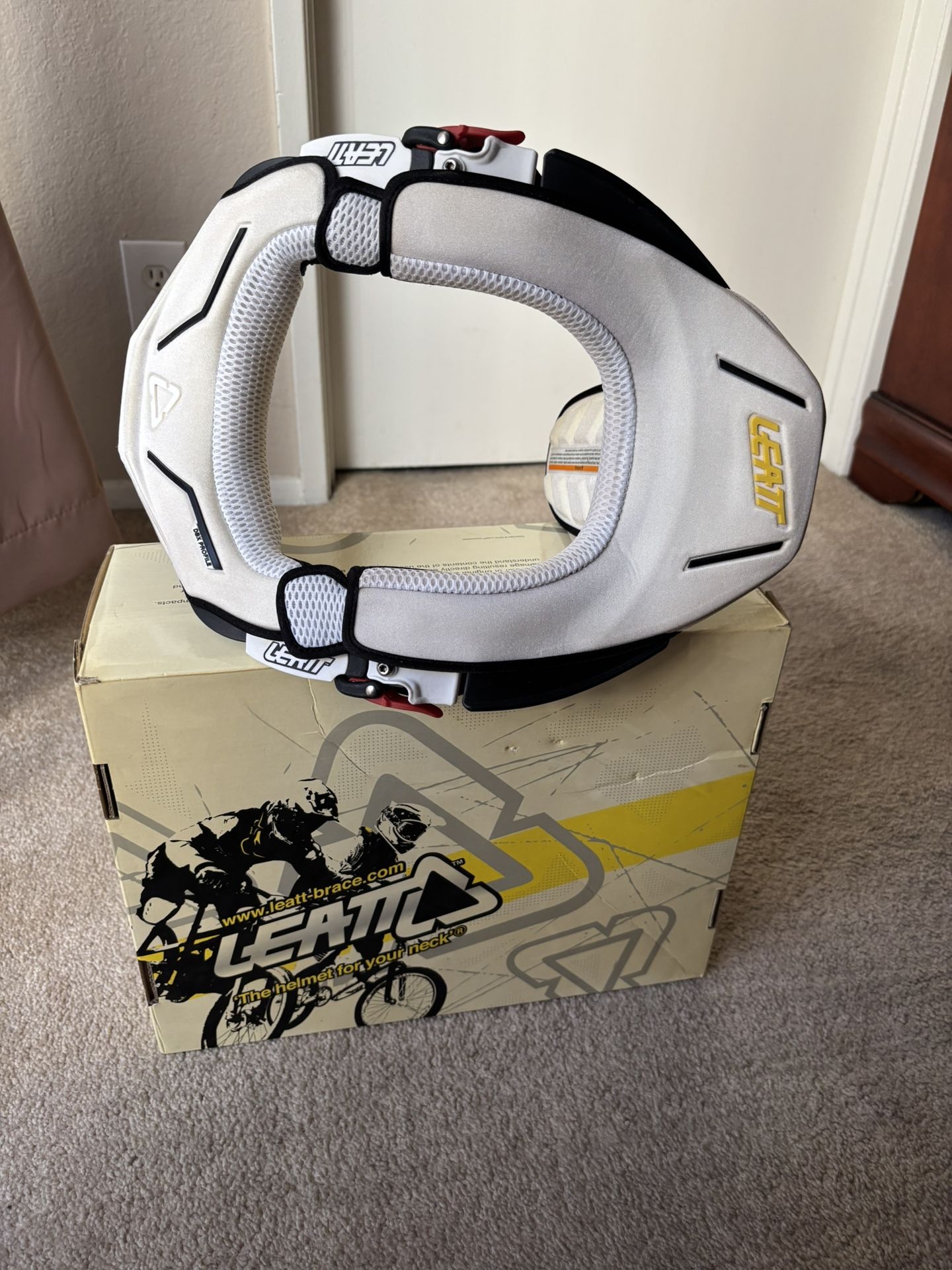 Mountain bike neck brace Leatt DBX comp II