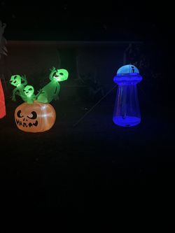 3 Halloween blowups outdoor
