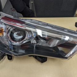 22 Toyota 4Runner Passenger Side Headlight