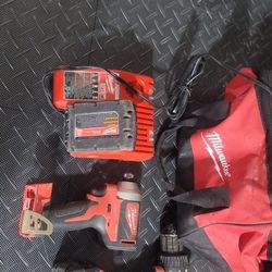 Milwaukee Drill Set M18