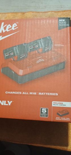 Milwaukee M18 dual rapid charger