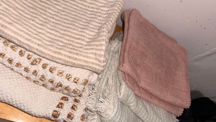 Throw pillow casea