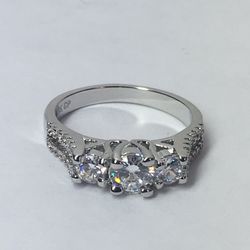 18K GP SILVER TONE RHINESTONE WOMENS RING SIZE 6