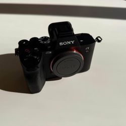 Sony A7RV 61MP Full-Frame Camera
