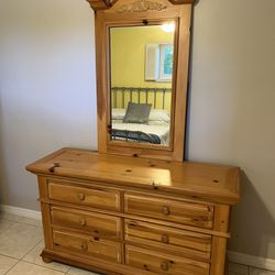 Broyhill Youth Bedroom Set