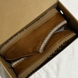 UGG shoes Chestnut NEW Women’s Size 6!