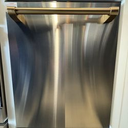 Thor Gordon Ramsay Collection Dishwasher In Stainless Steel With Gold Handle