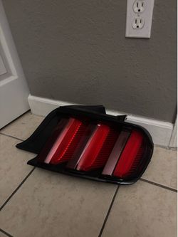 Passenger rear Mustang Taillight