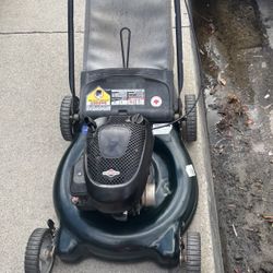 Push Mower Briggs&tratton 5.5 Hp.  Good Working Condition Tested Before Buy It 170$$