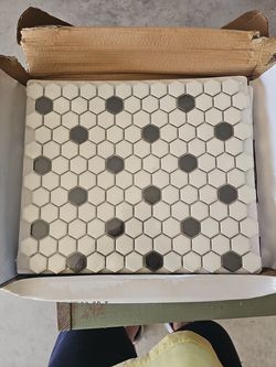 4 pieces white hexagon porcelain