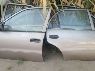 Tengo Muchas Partes Para Un Toyota Corola