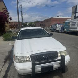 2004 Crown Victoria