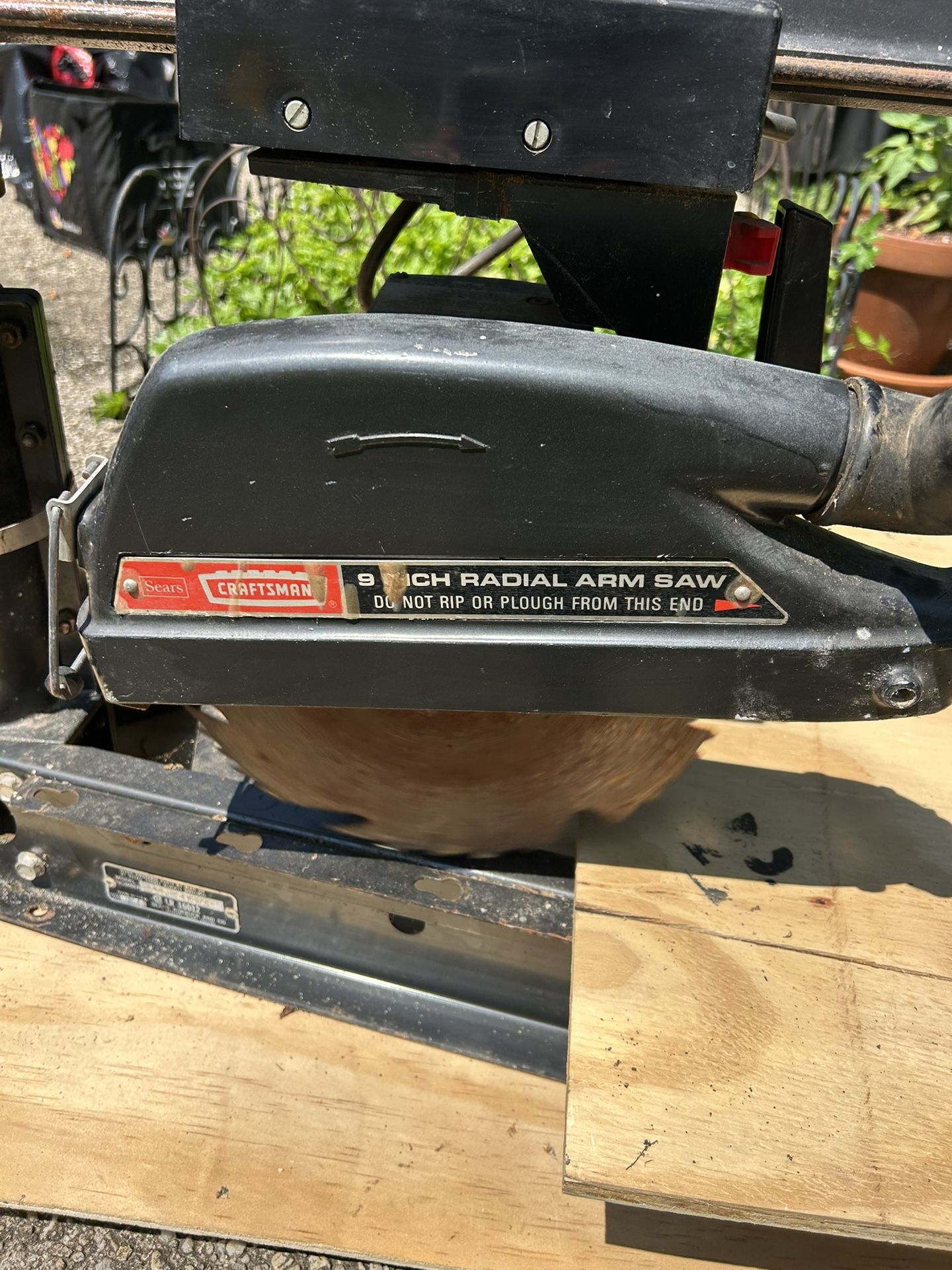 9 Inch Compounding Radial Arm Saw