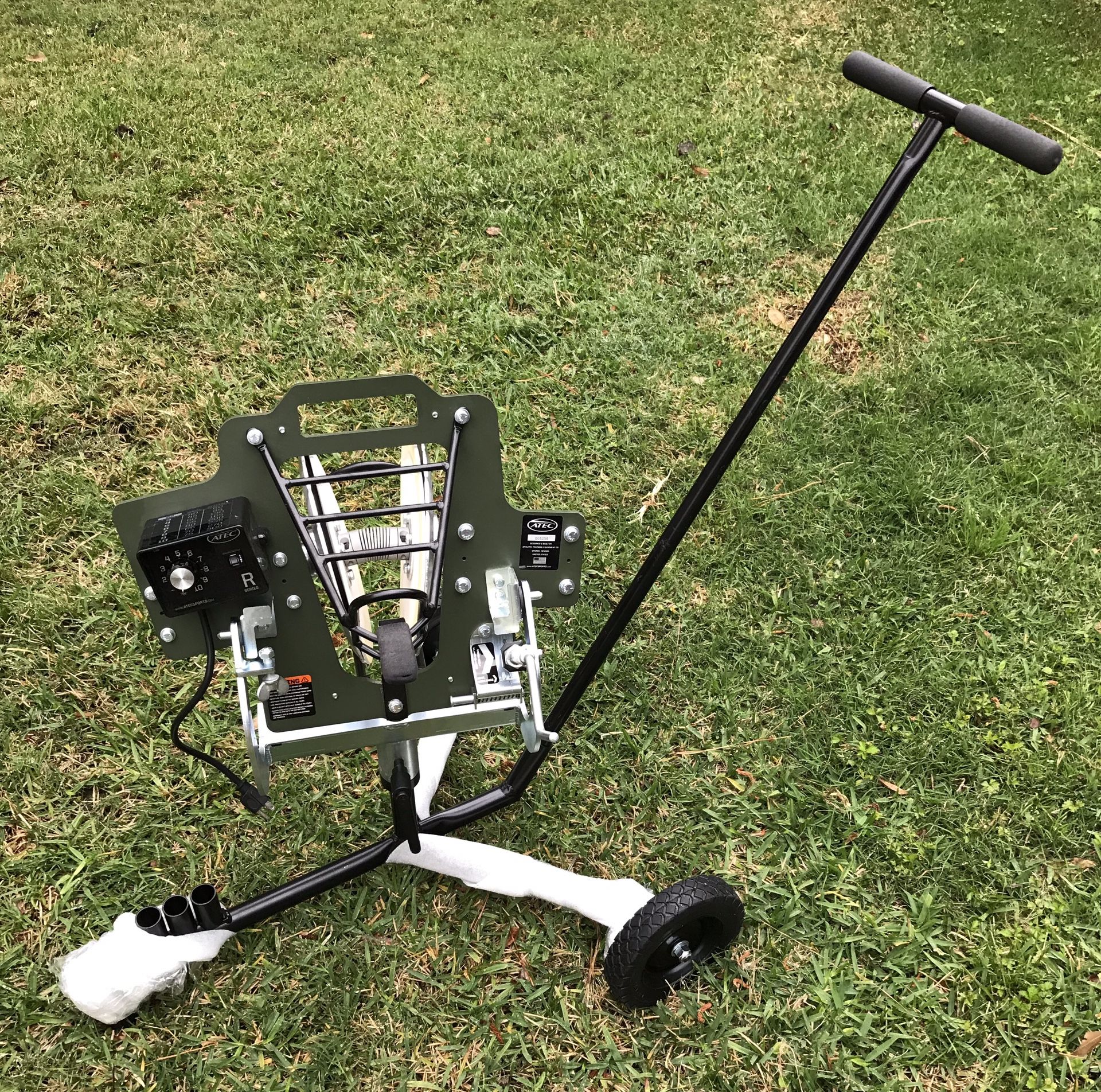 ATEC R2 Rookie Collegiate Baseball Defensive Pitching Fungo Machine