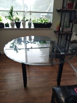 round tempered glass dining table