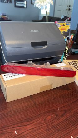 05-09 Ford Mustang 3rd Brake Light