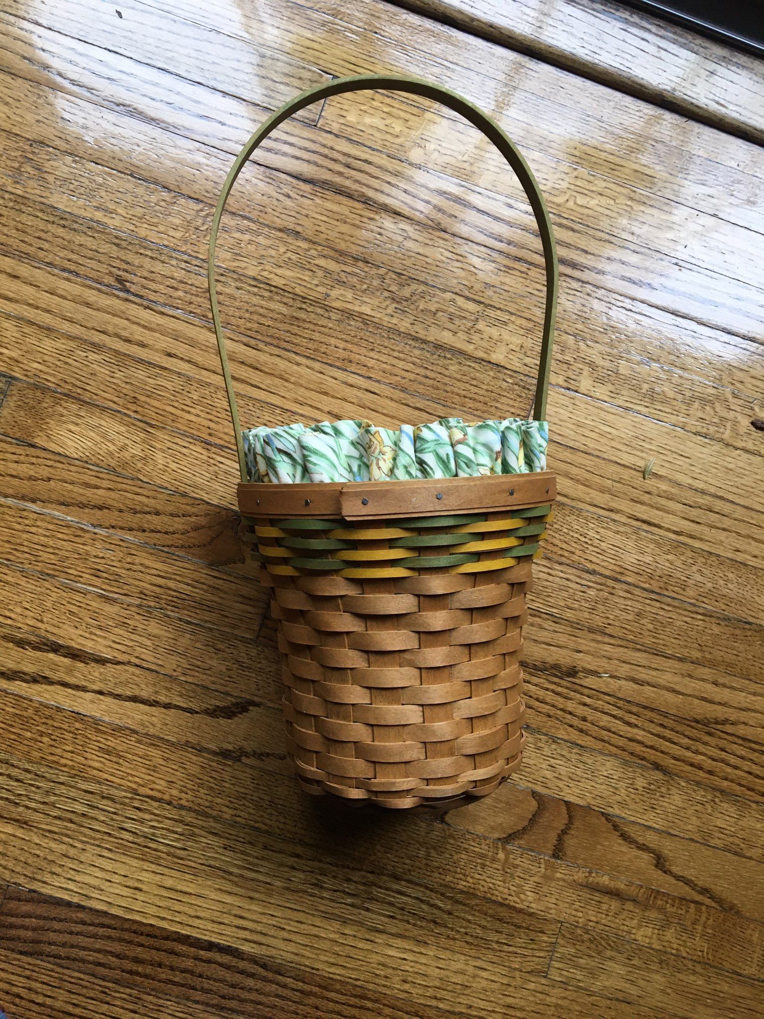 Collectible Longaberger Autographed Small Basket w/Daffodil Liner & Protector “A one of a kind” MINT