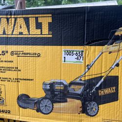 DEWALT 20V MAX 21.5 in. Battery Powered Walk Behind Self Propelled Lawn Mower with (2) 10Ah Batteries & Charger