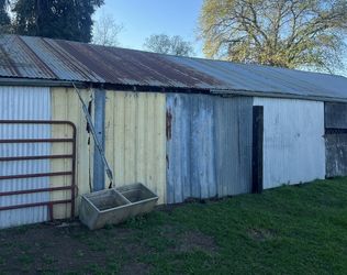 Free Tin Metal Barn