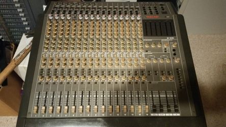 Tascam 16 Channel Audio Mixer M-1516