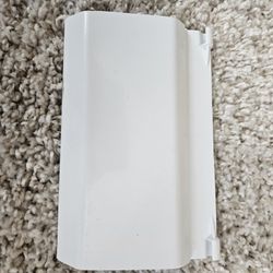 Swimming Pool Skimmer ( 7.75 Inches Wide & 5 Inches Depth ).