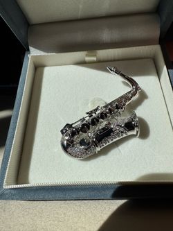 Unique Silver-Tone Saxophone Brooch Musician Gift