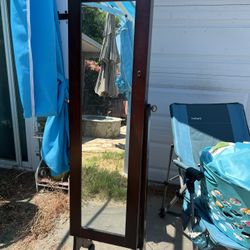 Jewelry Stand With Mirror