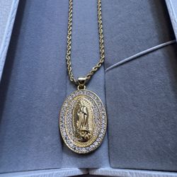 24K Virgin Mary Pendant With 18K Rope Necklace