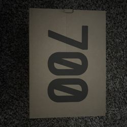 YEEZY 700